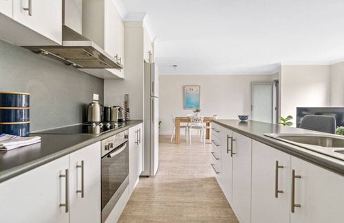Ravenswood Apartment | Stylish and Spacious Launceston Villa + Free Wifi