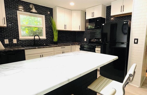 Smyrna House | Stylish and Spacious 1BR Townhouse -5 Min from Truist Park