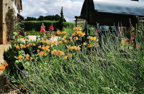 Les Alleuds Cottage | STYLISH AND SPACIOUS RURAL GITE WITH EXCLUSIVE POOL AND LARGE ENCLOSED GARDEN