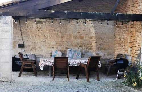 Les Alleuds Cottage | STYLISH AND SPACIOUS RURAL GITE WITH EXCLUSIVE POOL AND LARGE ENCLOSED GARDEN
