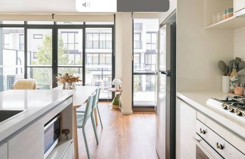 Pascoe Vale South Apartment | Stylish apartment close to amazing Melbourne offerings.