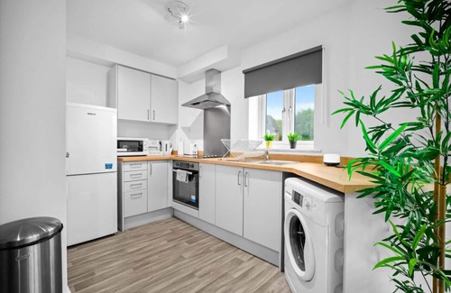 Cradley Heath Apartment | Stylish Apartment * 2 Bedroom * Netflix WIFI