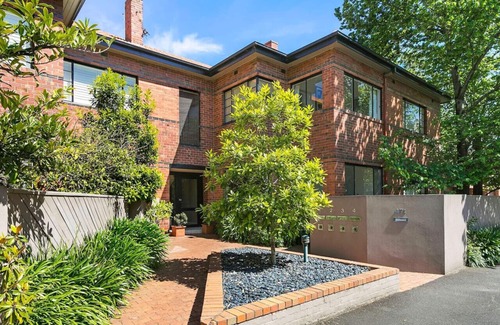 Malvern East Apartment | Stylish Apartment, Malvern East