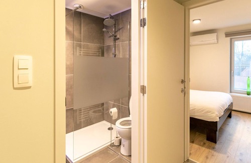 Eisden Apartment | Stylish apartment in Maasmechelen with balcony
