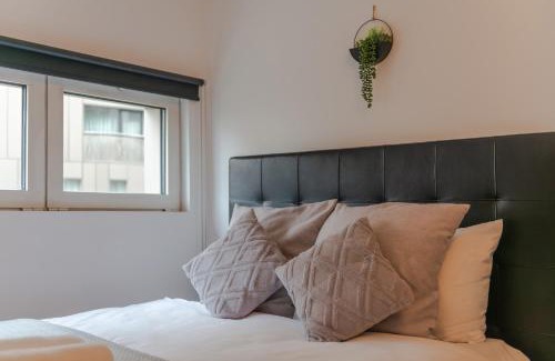 Churchill Apartment | Stylish Apartment by Chelsea-Victoria-Pimlico