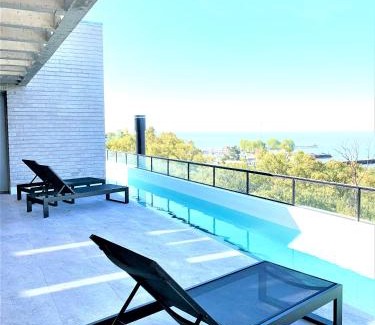 Olivos Apartment | Stylish Apartment by River with Pool & Grill