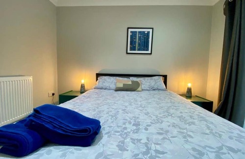 Canton Apartment | Stylish Apartment for 2 Nr Centre & Victoria Park