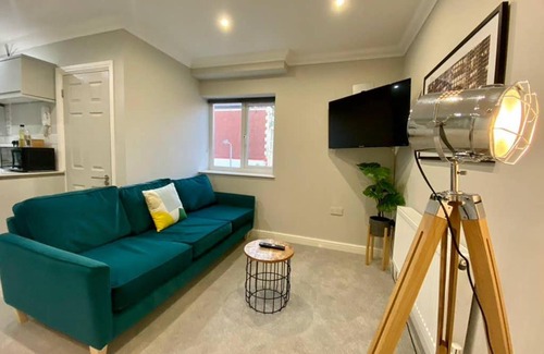 Canton Apartment | Stylish Apartment for 2 Nr Centre & Victoria Park