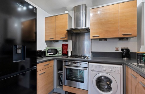 Chelmsford Apartment | Stylish Apartment in City Centre w/Free Parking
