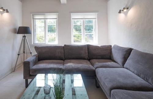 Wobbenbull Apartment | Stylish apartment in a charming village