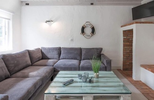 Wobbenbull Apartment | Stylish apartment in a charming village