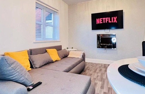 Solihull Apartment | Stylish Apartment near N.E.C, BHX, JLR, Solihull