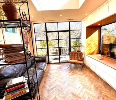 North Kensington Apartment | Stylish Apartment Near Notting Hill