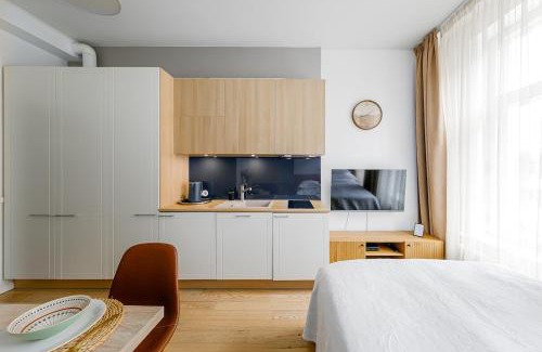 Old Town Apartment | Stylish Apartment near Old Town