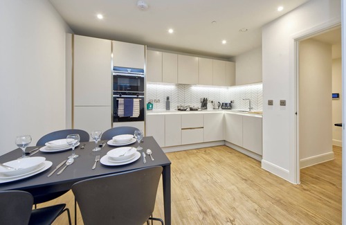 Whittington Apartment | Stylish apartment on Colindale Avenue