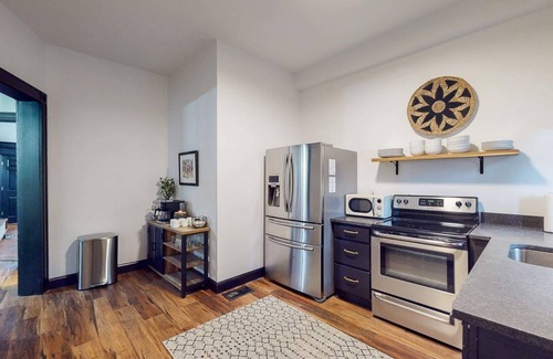 Old Louisville Apartment | Stylish Apartment|Parking|0.6 miles from UofL