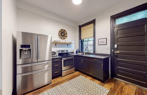 Old Louisville Apartment | Stylish Apartment|Parking|0.6 miles from UofL
