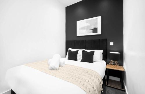Cradley Apartment | Stylish Apartment - Street Parking - Rowley Regis - Smart TV - Wifi - Netflix - 49G
