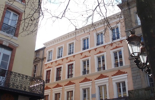 Bastide Saint-Louis Apartment | Stylish Apartment with Roof Terrace