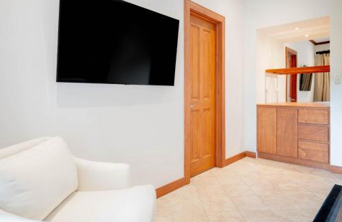 Herradura Apartment | Stylish Apartment w/Hotel Amenities @ Los Sueños