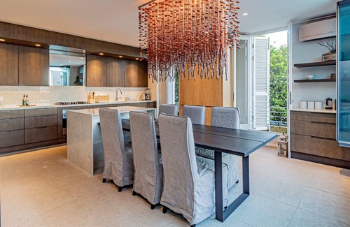 Cape Town City Centre Apartment | Stylish Apartment with Rooftop Deck and Pool 53 Napier