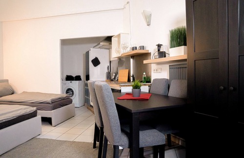 Augsburg-Goggingen Apartment | Stylish Apartment with WIFI