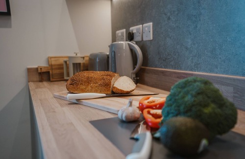 Marple Apartment | Stylish Apartment with private EV car charger