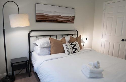 Hillcrest Apartment | Stylish Apartments in Mission Hills with Outdoor Space