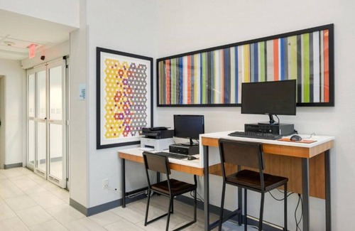 Apopka House | Stylish Apopka room with easy Orlando access !
