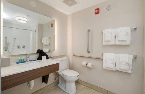 Apopka House | Stylish Apopka room with easy Orlando access !