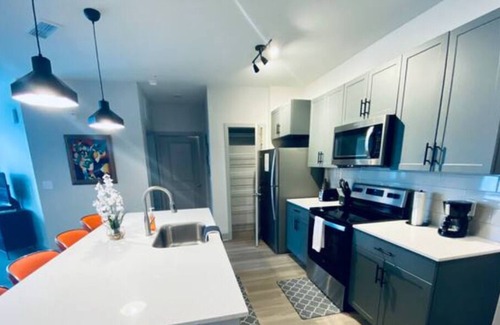 East Ybor Apartment | Stylish Apt in Historic Ybor City! Mins away from 7th Avenue and Downtown Tampa!