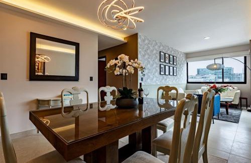 Ampliacion Granada Apartment | Stylish Apt with Pool and Gym