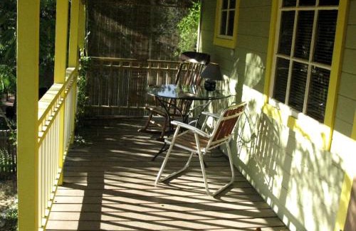 Pinehurst House | Stylish Artistic Cabin Vacation Rental near Sequoia Kings National Park