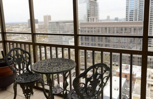 Peachtree Center Condo | Stylish Atlanta Retreat!