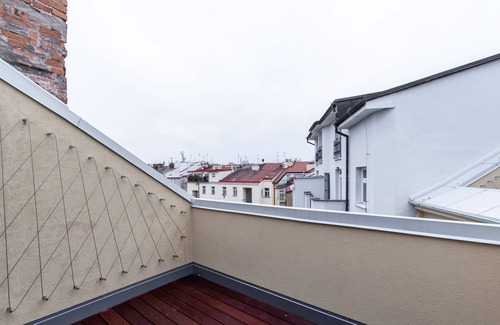 Vinohrady Apartment | Stylish Attic Retreat near Rieger Gardens