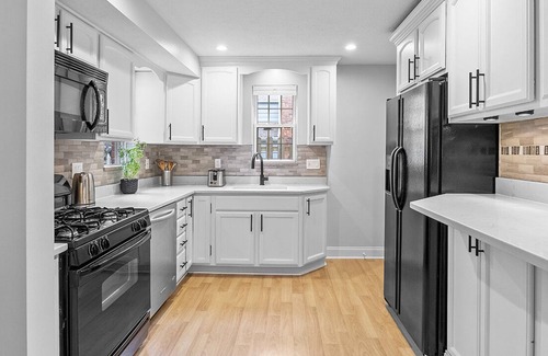 Mount Lebanon House | Stylish ♥ Baby Friendly ♥ 15min to DT PGH ♥ Great Yard