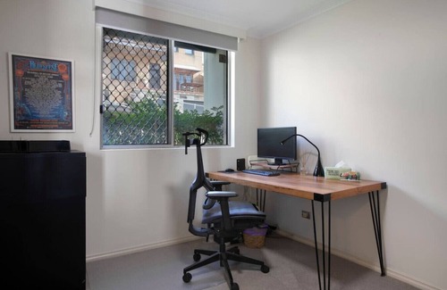 Balmain Apartment | Stylish Balmain Townhouse with Pool & City Views