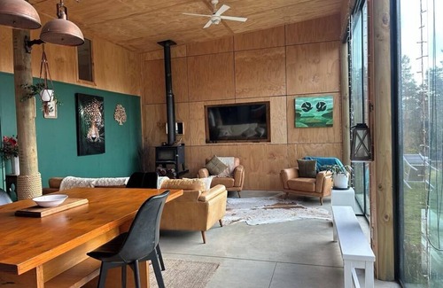 Te Horo House | Stylish Barn House