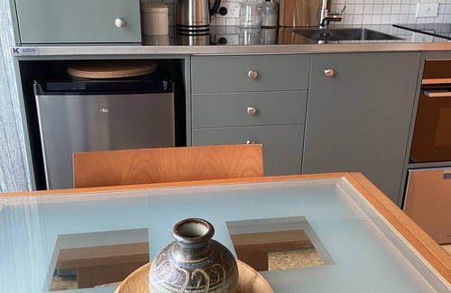 Herbertville Apartment | Stylish beach studio, golf course, stunning beach, epic night skies