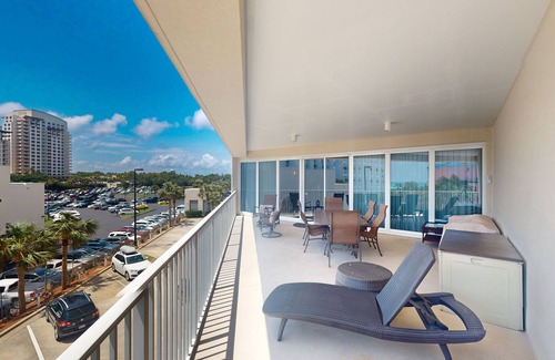 Sandestin Condo | Stylish, beachfront hideaway with great views, hot tub, pools, tennis, & gym