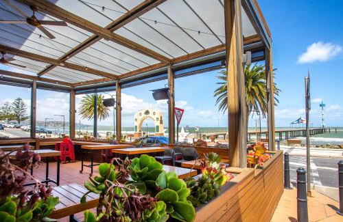 Brighton Apartment | Stylish Beachside Comfort Your Brighton Retreat