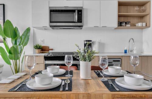 Connaught Apartment | Stylish Beltline 1BR w/Parking