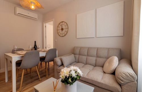 Navas Apartment | * Stylish Brand New Apt 5 guests A/C El Clot @22 District