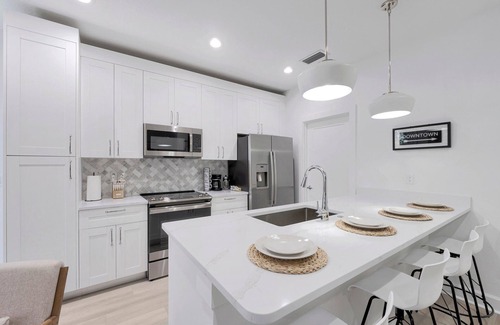 Tampa Heights House | Stylish, Bright & Cozy ~ 4 mins to Downtown Tampa, free Parking