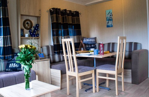 Doesburg Ski Chalet | ★ Stylish & bright for 4 ★ Nature, WiFi + parking at the chalet ★ Beach 10 minutes on foot
