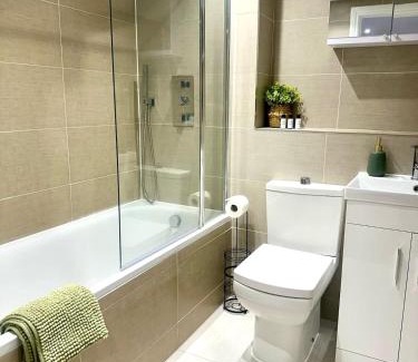 Ealing Apartment | Stylish Bright loft Studio in Ealing