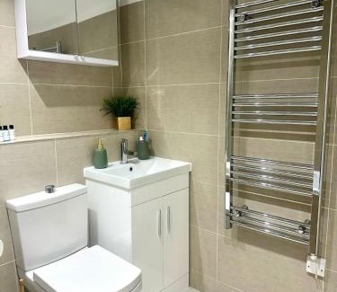 Ealing Apartment | Stylish Bright loft Studio in Ealing