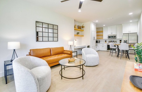 Brownsville House | Stylish Brownsville Stay: Coastal Day Trips!