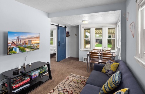 Euclid House | Stylish Bungalow Close to Downtown Cleveland