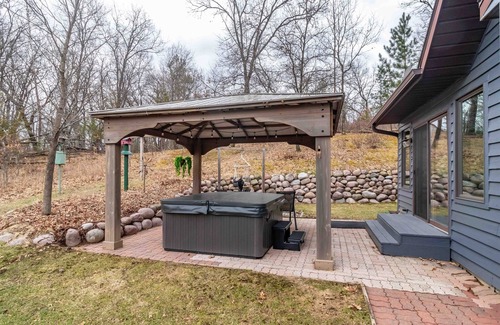 Rome House | Stylish Cabin-Hot Tub Game Room Near Sand Valley